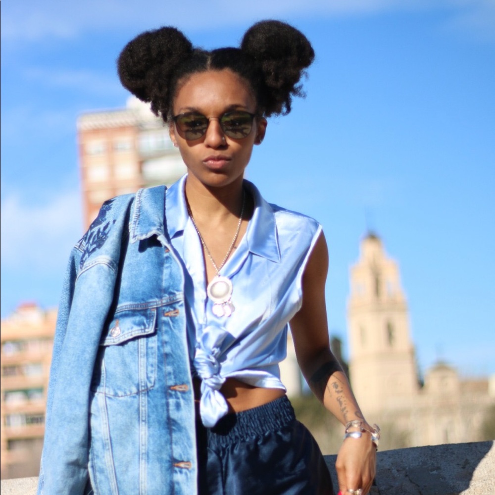 Meet Your Posher, Taj